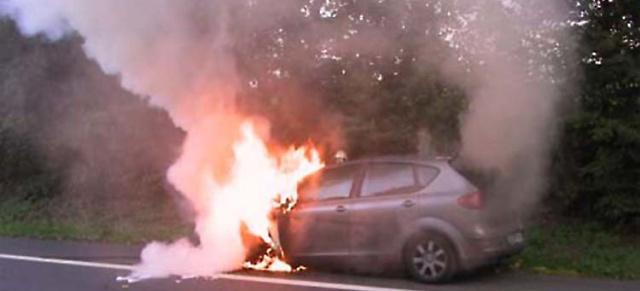 R134a statt R1234yf! Daimler setzt auch künftig nicht entflammbares Kältemittel ein: Daimler interne Untersuchungen stellen  den sicheren Einsatz des neuen international anerkannten Kältemittels R1234yf in Frage
