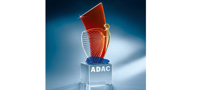 Preiswürdige Mercedes Fahrassistenten: ADAC zeichnet Aktiven Spurhalte- und Totwinkel-Assistenten von Mercedes-Benz mit dem "Gelben Engel aus
