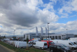 Mercedes-Benz eröffnet neues Nutzfahrzeugzentrum in Kassel direkt an der A7: Alle Service- und Vertriebsleistungen für LKW, Transporter, Busse, Unimog und Sonderfahrzeuge gebündelt an einem zentralen Standort
