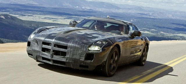 Zurück in die Zukunft: Mercedes SLS AMG: Ein Hauch von Retro: Der neue Flügeltürer erinnert an den 300 SL
