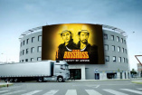 The BossHoss: On the road again mit Mercedes-Benz Actros: Die Berliner Band The BossHoss geht auf große Liberty Tour  präsentiert von Mercedes-Benz Trucks.

