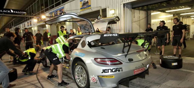 24-h-Rennen von Dubai: 3.  Platz für den SLS AMG GT3 : Alle drei Mercedes Flügeltürer kamen beim ersten 24-Stunden-Rennen im Ziel
