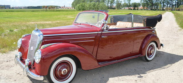 Bonhams Auktion von Mercedes-Klassikern: Das renommierte Auktionshaus Bonhams versteigert Fahrzeugklassiker im 
Mercedes-Benz Museum 