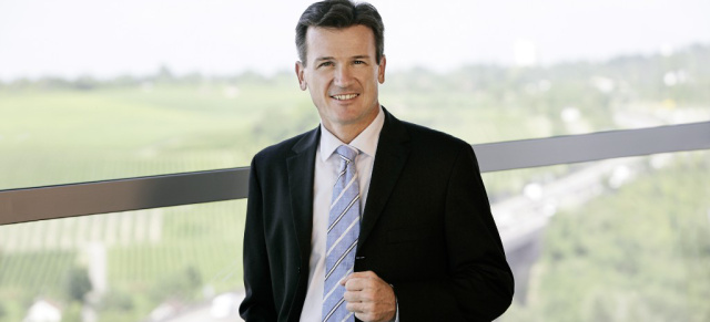 Bernhard rückt in den Daimler-Vorstand auf!: Rainer Schmückle, derzeit
verantwortlich für Produktion und Einkauf von Mercedes-Benz, wird den Konzern verlassen