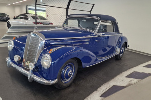 Sterne unterm Hammer: Ein Mercedes-Klassiker für den guten Zweck: Mercedes-Benz Frankfurt versteigert ein automobilhistorisches Juwel