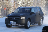 Mercedes Erlkönig erwischt: Aktuelle Bilder vom GL 63 AMG Prototypen: Der Mercedes GL 63 AMG zeigt sich mit weniger Tarnung
