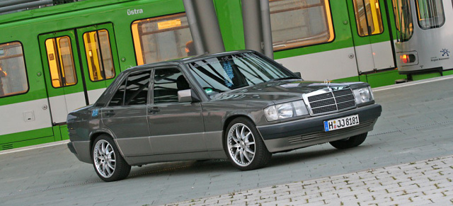 Tuning am Mercedes Youngtimer: 190er dezent aufgefrischt: Denk mit! Was ein Unfall doch auch an angenehmen Konsequenzen haben kann...
