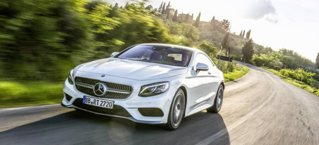Update: 285 Fotos vom Mercedes S-Klasse Coupé und S63 AMG Coupe: Neues Bildmaterial zum Mercedes-Benz Oberklasse Coupé:
S500 Coupe iridiumsilber, S500 Coupe 4MATIC cavansitblau und S63 AMG Coupe 4MATIC allanitgrau magno