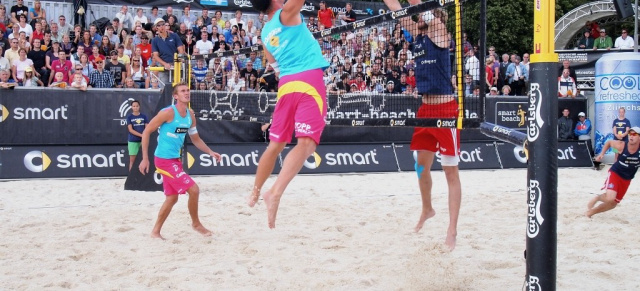 smart beach tour in Essen am Baldeney See: Bei trockenem Wetter am Sonntag siegten die Volleyball Lokalmatadoren