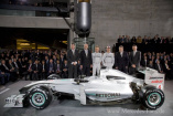 Offizielle Vorstellung des neuen MERCEDES-FORMEL-1-Teams: Nico Rosberg und Michael Schumacher präsentierten sich in Stuttgart mit dem MERCEDES GP PETRONAS Formel 1-Team  der Öffentlichkeit 

